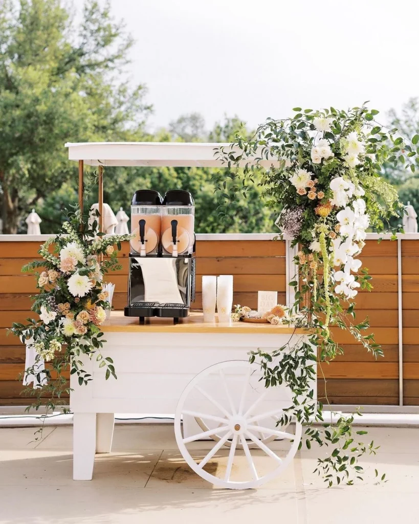 All the best kinds of wedding vendors come on wheels and the blushbaratx mobile frosé cart is no exception😍🍧 Find
