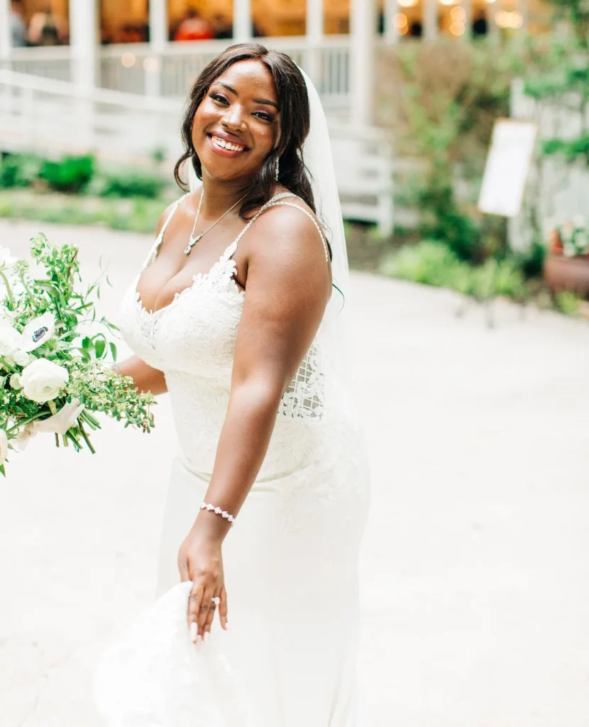We love any excuse to wear a wedding gown more than once! ? alyssajaraephotography believes all brides deserve to feel